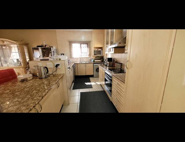 4 BEDROOM HOUSE FOR SALE IN MULBARTON